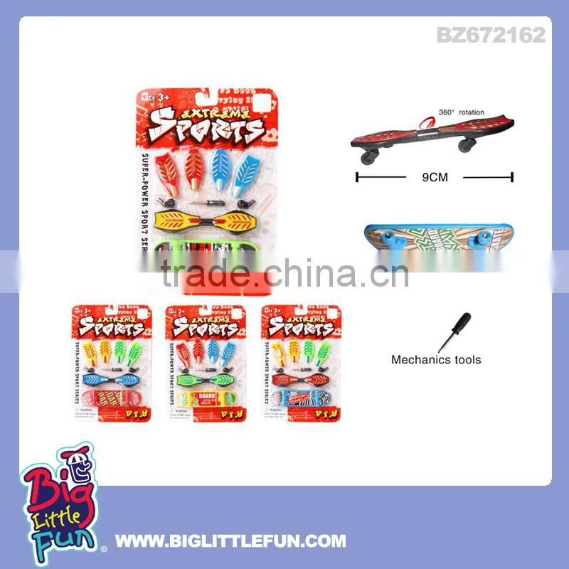 Self assemble toy extreme sport ice skates toy