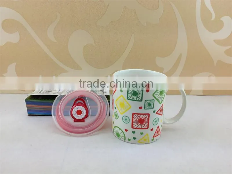 porcelain mug with plastic lid