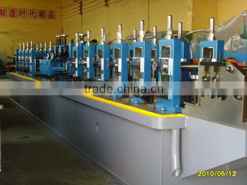 Round pipe welding machine