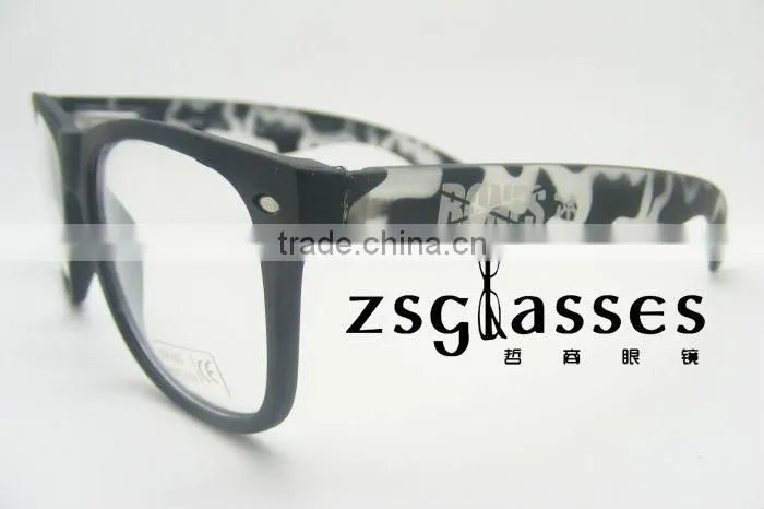 2012Cheap fashion custom made stripe glasses print logo in frame