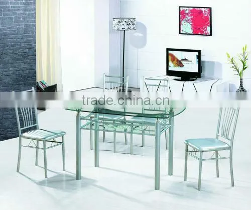 round dining table