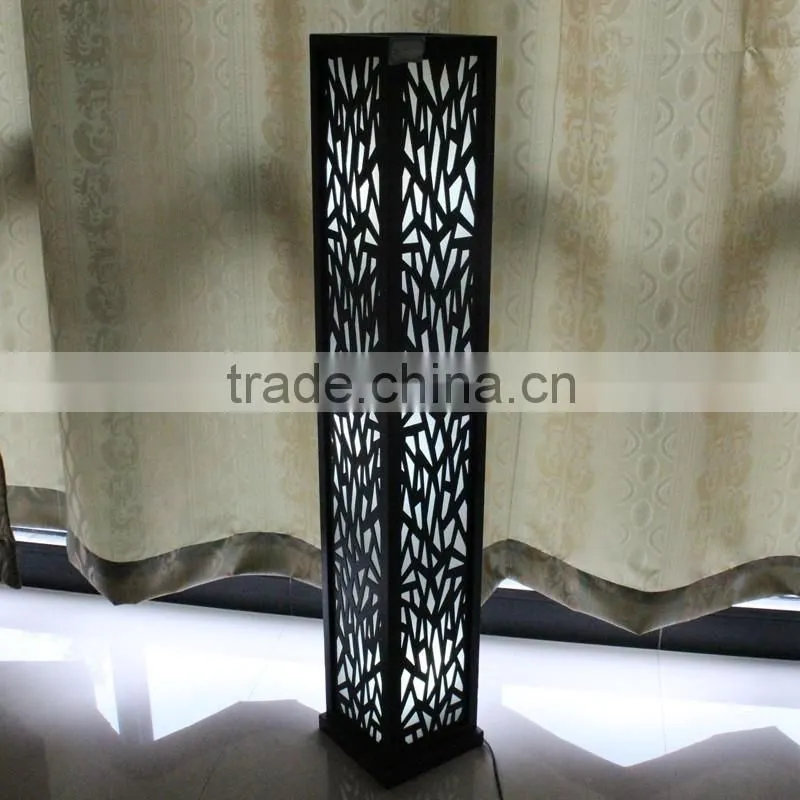 2016 Floor Standing Lamp, Wooden LED Tripod Floor Lamp in Brown Color