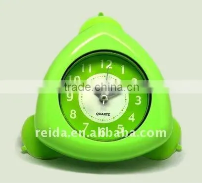 2013 fashionable flower shape plastic wall clock RD228W