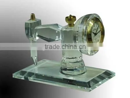 2016 Best selling traditional crystal car model shape crystal block