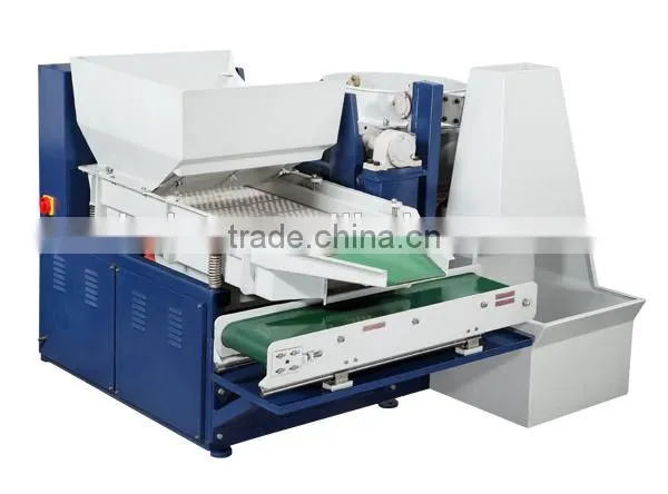 Automatic vibratory finishing machine