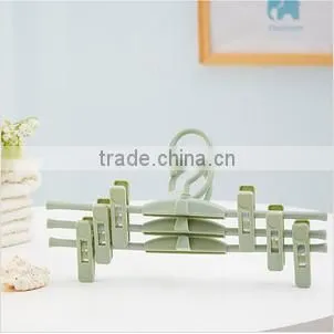 Wholesale Stock Small Order Rotatable With Clip Plastic Clothes Hanger