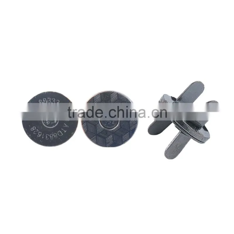 Magnet button for handbag