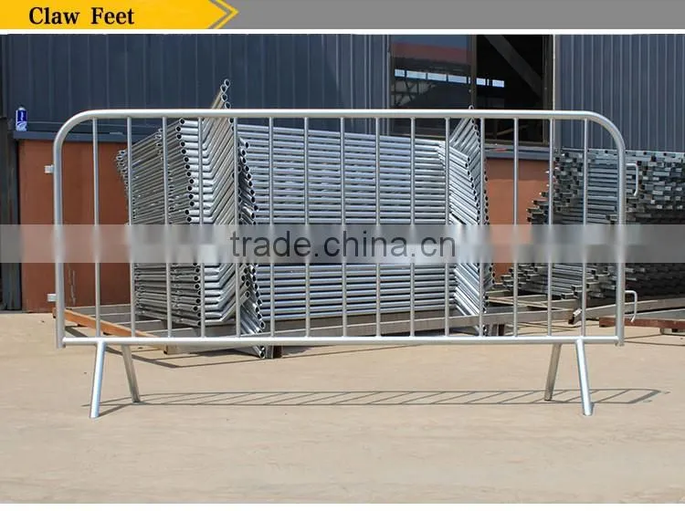 galvanized hook and link connected temporary Barrier