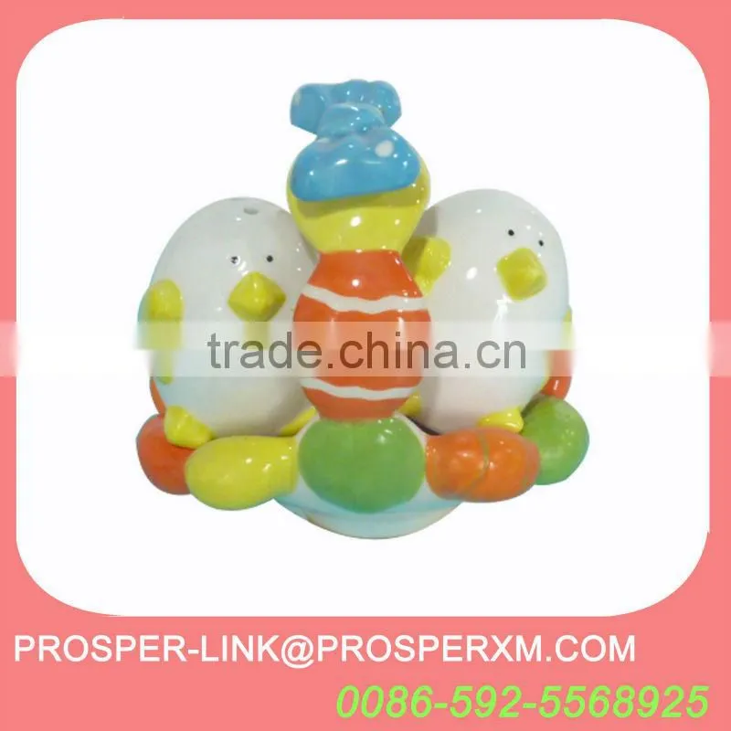 ceramic easter salt and pepper shaker