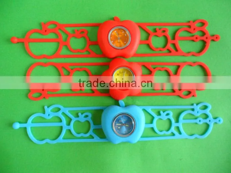 Hot!!! Lovely hollow out flower shape digital silicone watch