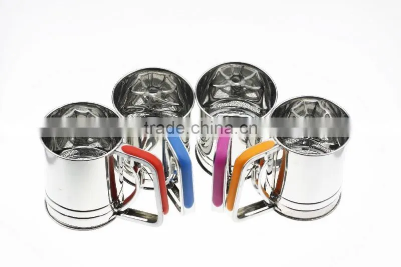 41020Fashional cake baking tools hand operated plastic Flour Sifter