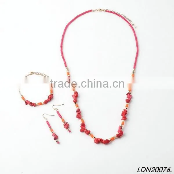 Gold rhinestone resin pendant necklace