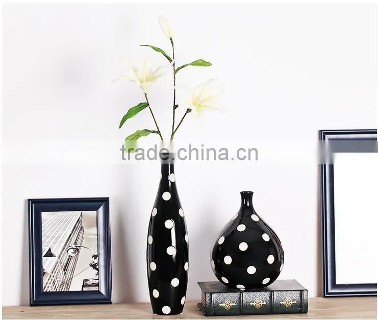 2 pic a set cheap factory white and black ceramic vase for table decor