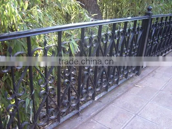 2015 Top-selling hand forged rod iron balcony fence