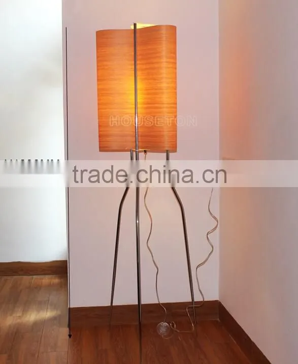 Modern decor home tripod natural wood floor lamp,Home tripod natural wood floor lamp,Natural wood floor lamp F1008-126