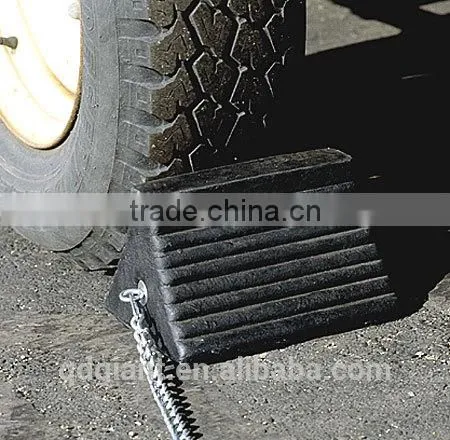 Rubber wheel chock with chain 4KG
