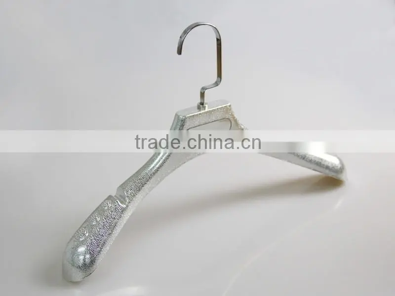 high end electronic hanger with top lever for clothes