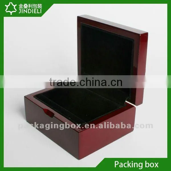 Lacquered boxes