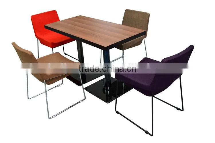 T006 Adjustable legs table