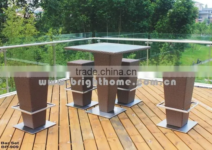Longe and High Table Bar Set