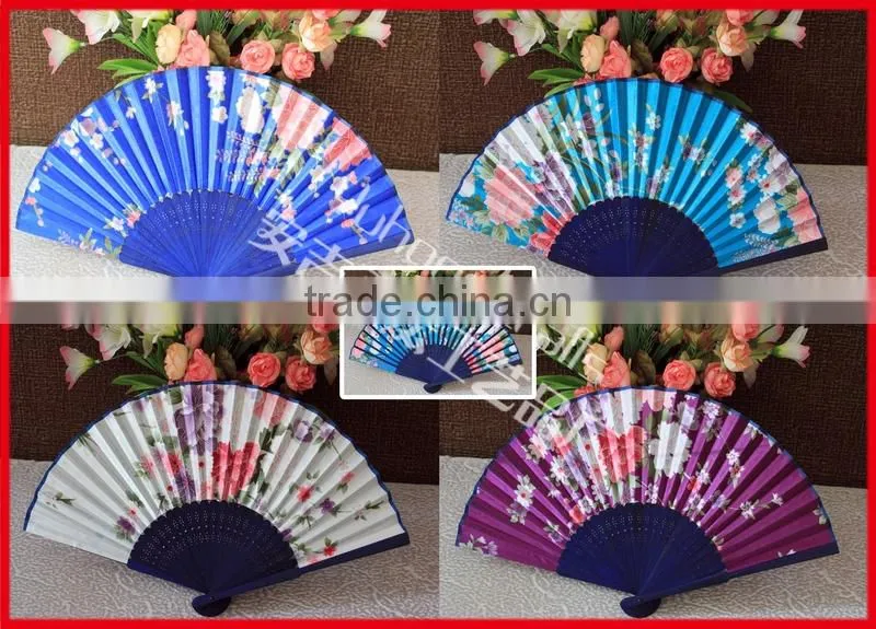Customized bamboo Chinese gift fan
