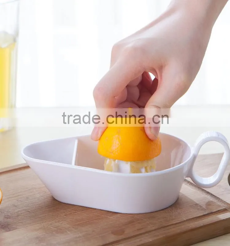 Wholesale popular best quality manual plastic portable squeezer for sale