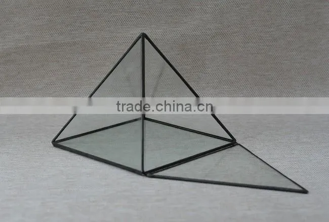 Pyramid shaped glass terrarium for indoor plant holder