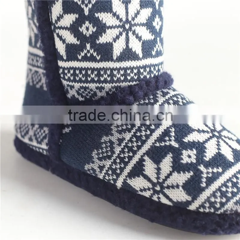 Ladies indoor boot with pompom