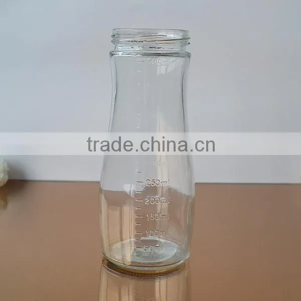 Barware glass cocktail shaker with plastic lid