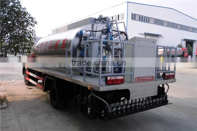Dongfeng 6000L mini bitumen distributor truck