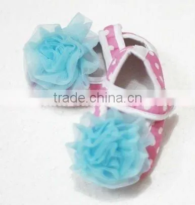 Baby Pink White Polka Dots Crib Shoes with Light Blue Rosettes