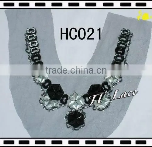 Fashion neck trims motif
