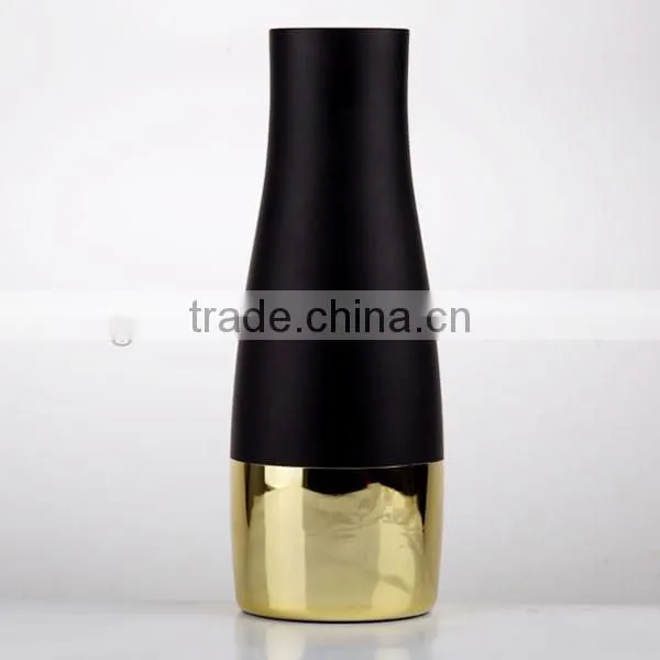 2017 popular elegant black and gold decorative glass vase