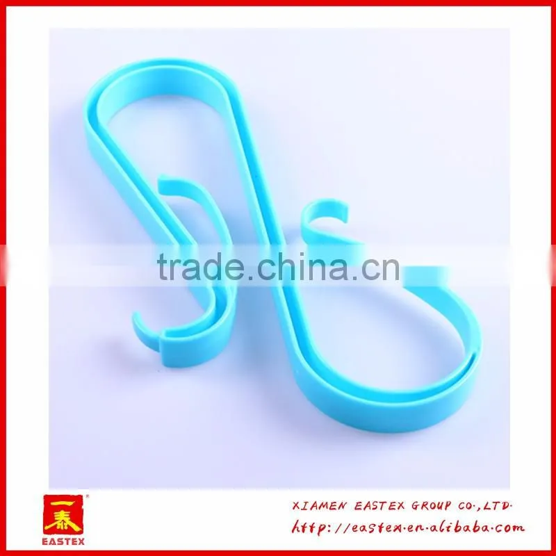 Extra strong and multipurposed S shaped quilt and pillow fixation hanger hook