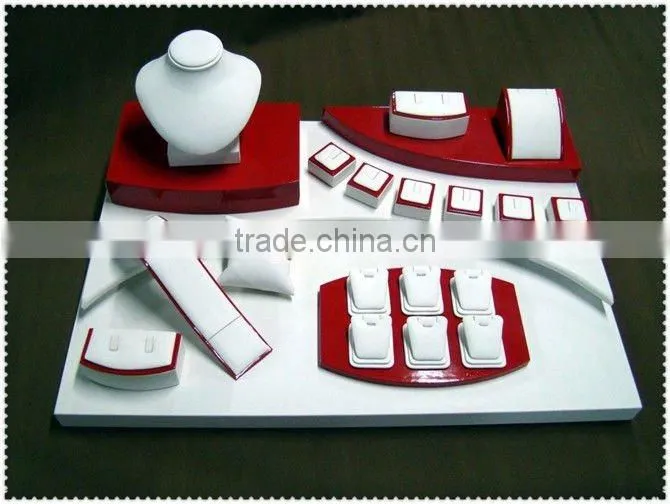 set of jewelry holder