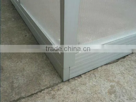 aluminum greenhouse with one lockable door and four roof windows