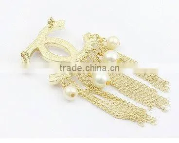 chain brooch
