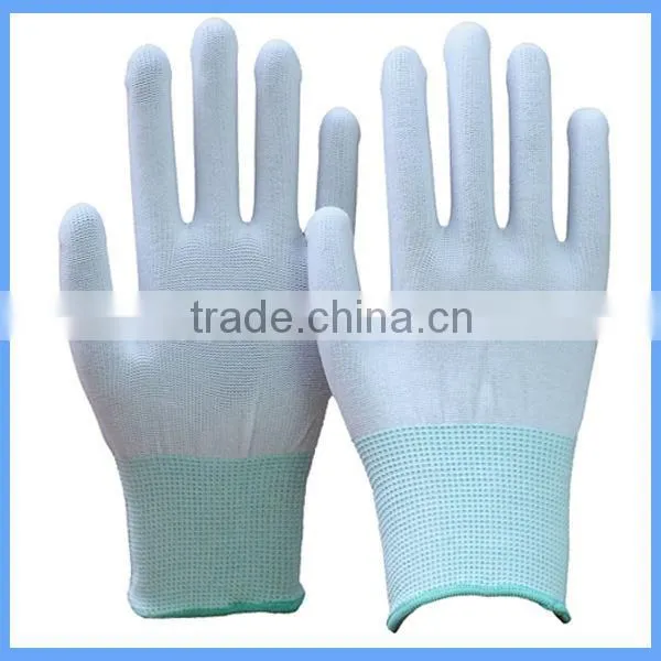 13 Gauge Seamless White Knitted Person Winter Nylon Glove