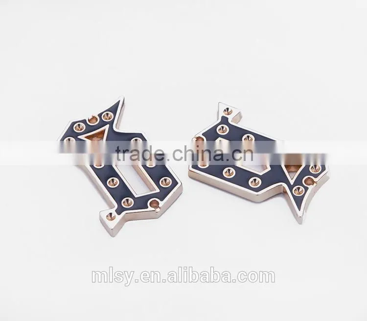 Custom pressed metal logo rubber label for jeans Brightness E2-80022