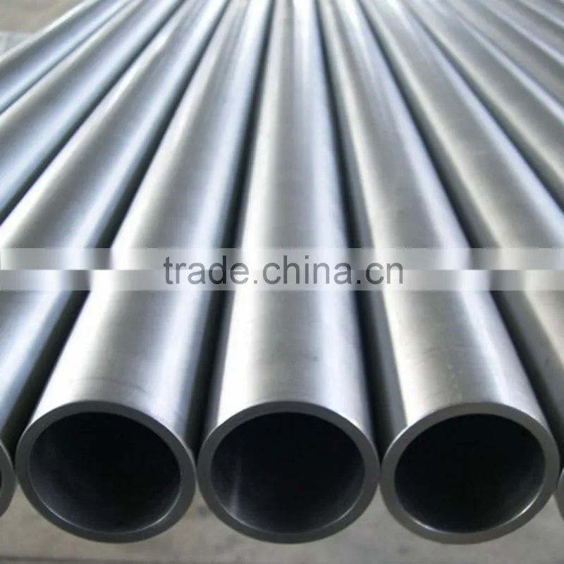 Large pipe cutting and beveling machine