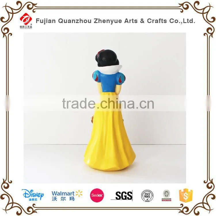 Beautiful resin snow white figure for garden decor