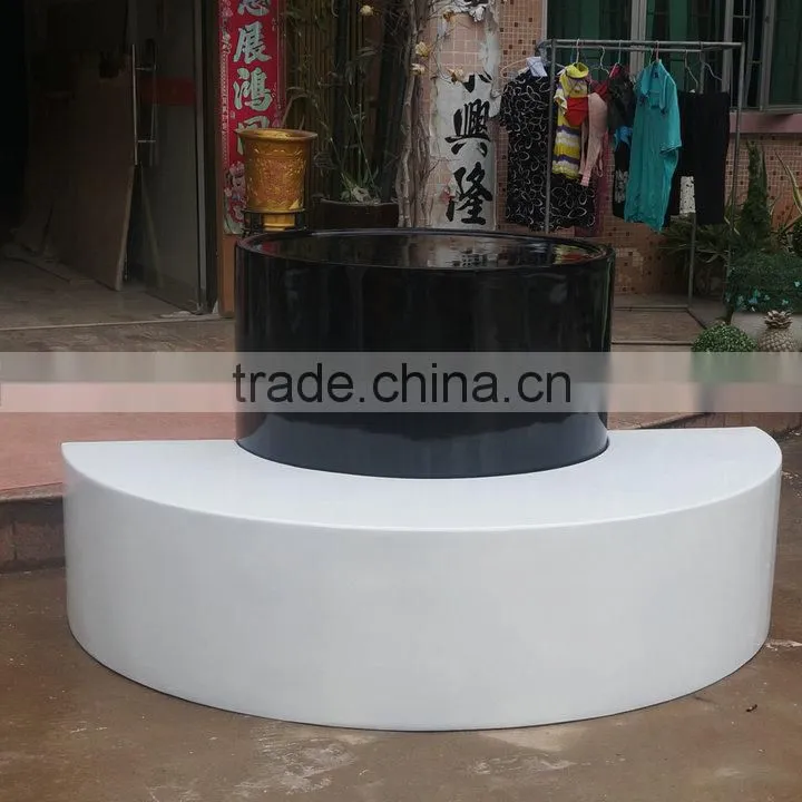 Giant mall half round chair