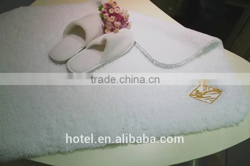 100% cotton bath rug with plush