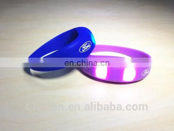 Newest silicone bracelet with light led light bracelet for party silicone led light bracelet for party