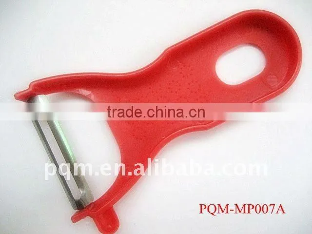 Convenient red vegetable peeler 007A