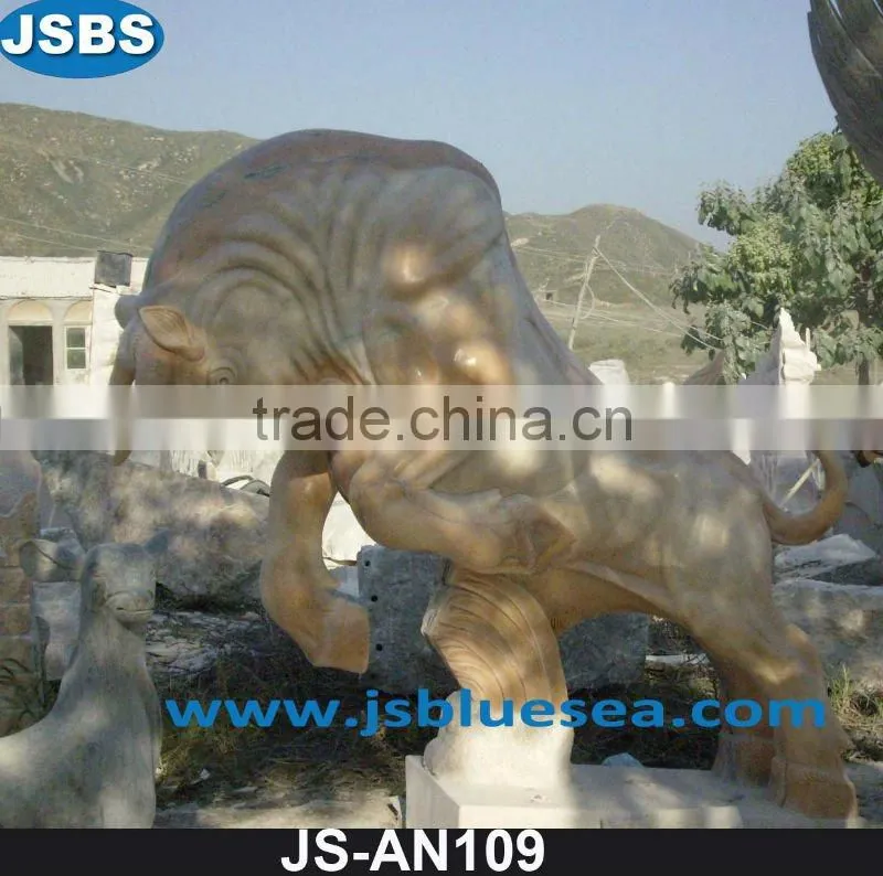 Sculpture bullfight marble carving