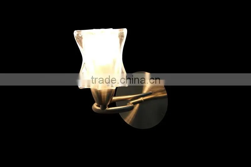 Decorative wall lamp for indoor