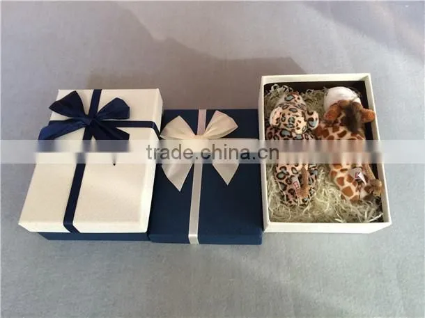 2015- Simple elegant gift candy boxes with ribbon and bowknot