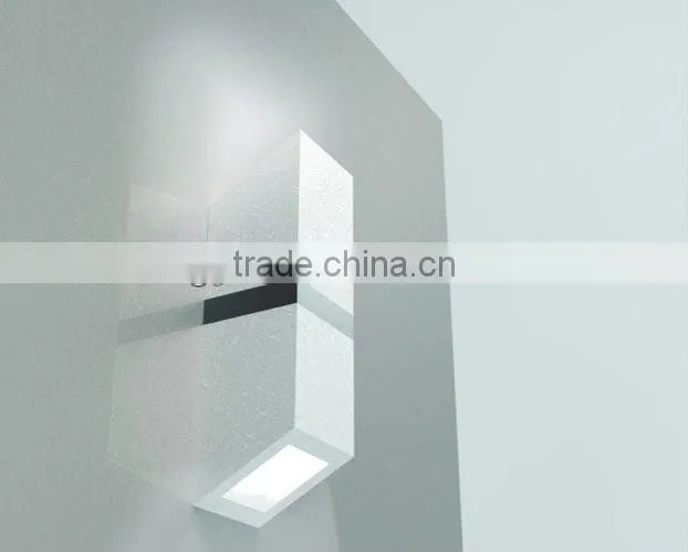 LAYER WALL MOUNTED LIGHT
