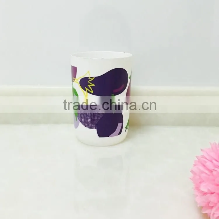 Fashion design plastic toothbrush cup